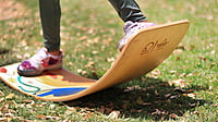 Curvy balance board